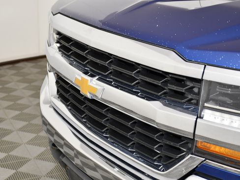 Used 2018 Chevrolet Silverado 1500 LT w/ All Star Edition AWD/4WD image 11