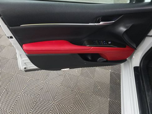 Used 2022 Toyota Camry XSE w/ Navigation Upgrade Package image 9