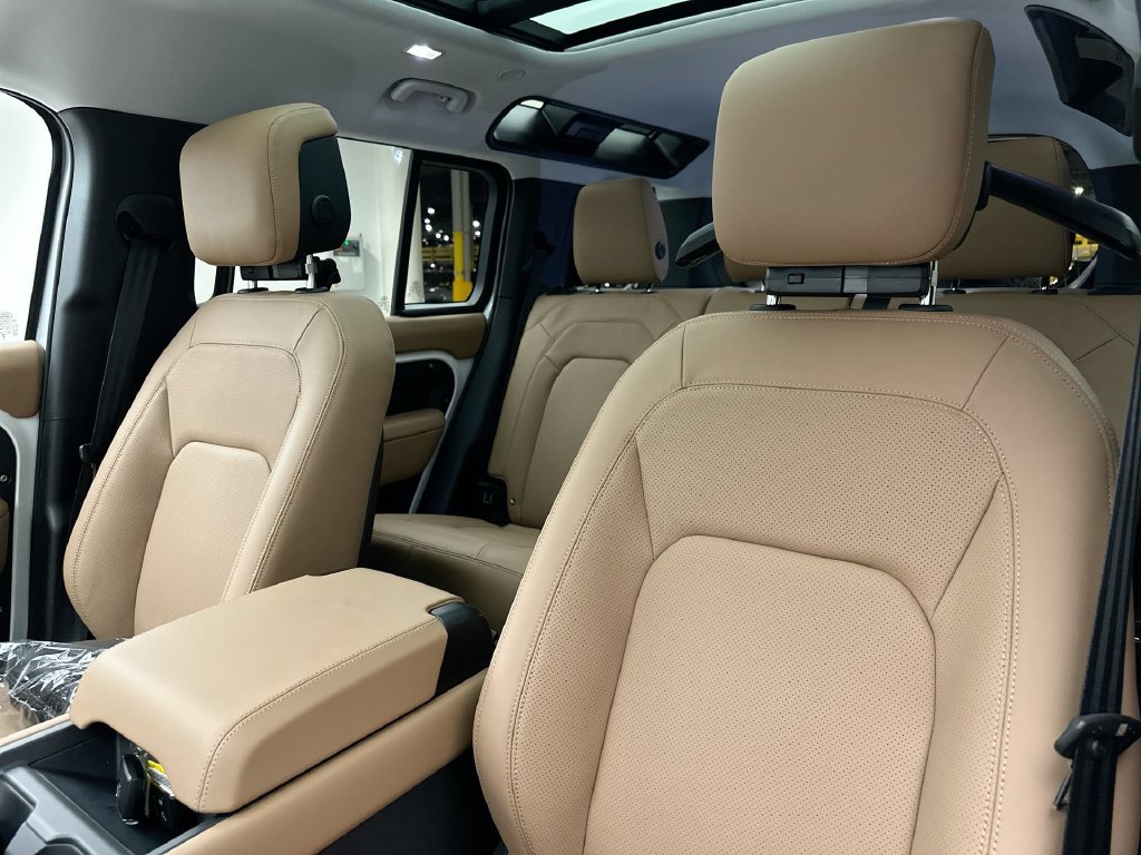 New 2026 Land Rover Defender 110 S AWD/4WD image 10