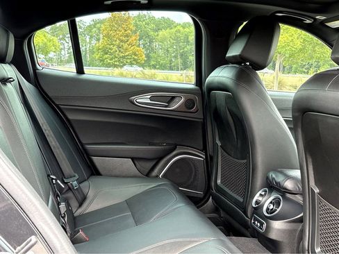 Used 2022 Alfa Romeo Giulia Ti AWD/4WD image 11