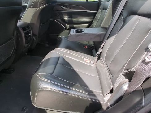 Certified 2024 Jeep Grand Cherokee Limited w/ Black Appearance Package AWD/4WD image 26