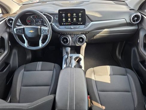 Used 2025 Chevrolet Blazer LT AWD/4WD image 37