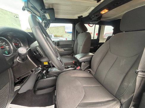 Used 2014 Jeep Wrangler Unlimited Sport w/ Quick Order Package 24S AWD/4WD image 15