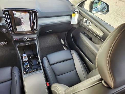 New 2026 Volvo XC40 B5 Ultra w/ Climate Package image 12