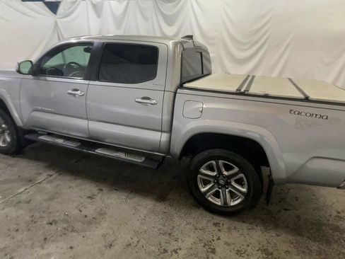 Used 2017 Toyota Tacoma Limited w/ Tow Package image 6