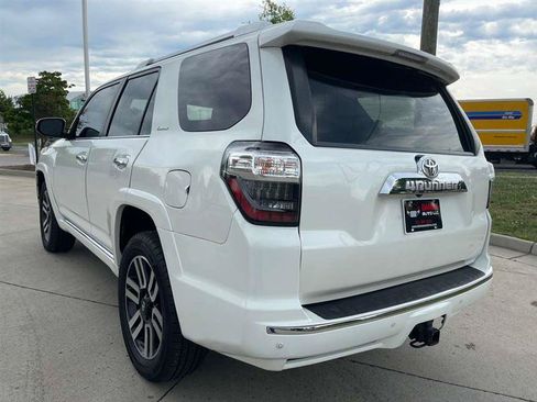 Used 2018 Toyota 4Runner Limited AWD/4WD image 18
