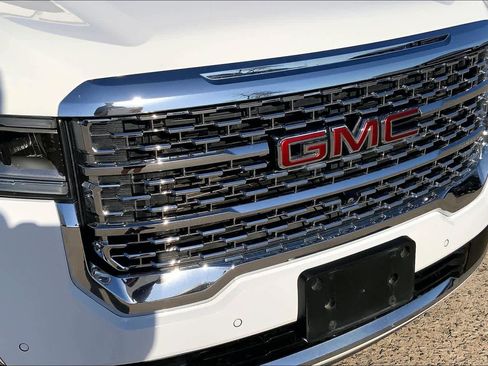 Used 2022 GMC Acadia Denali w/ Denali Technology Package image 30