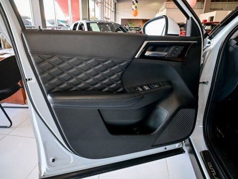 Used 2023 Mitsubishi Outlander SEL 40th Anniversary image 17