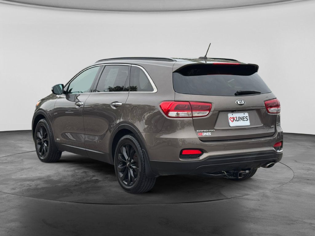 Used 2019 Kia Sorento S AWD/4WD image 7