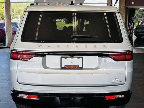 Used 2024 Jeep Wagoneer Series III AWD/4WD image 7