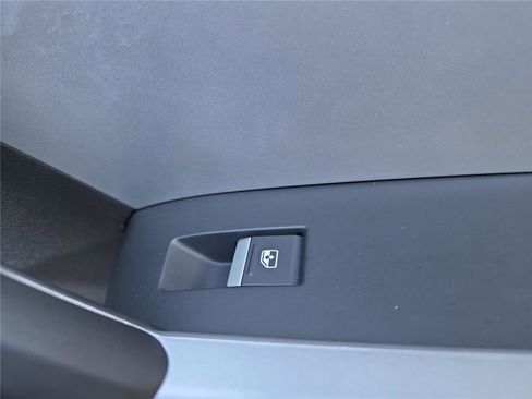 Used 2025 Audi Q3 2.0T Premium image 27