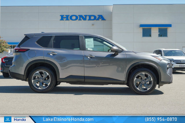 Used 2024 Nissan Rogue SV FWD image 6