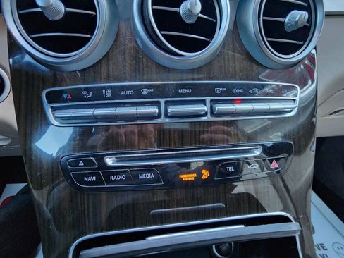 Used 2016 Mercedes-Benz GLC 300 4MATIC image 24