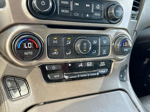 Used 2020 GMC Yukon XL Denali RWD image 25