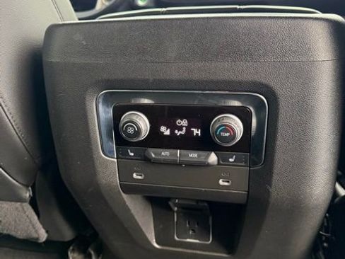 Used 2022 Chevrolet Suburban High Country image 20