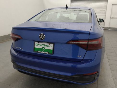 Used 2024 Volkswagen Jetta SE FWD image 7