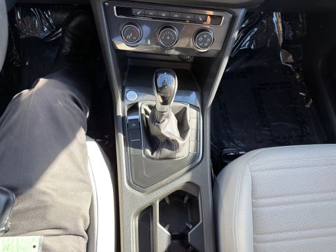 Used 2024 Volkswagen Tiguan S image 33