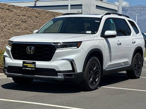 New 2025 Honda Pilot Touring image 8