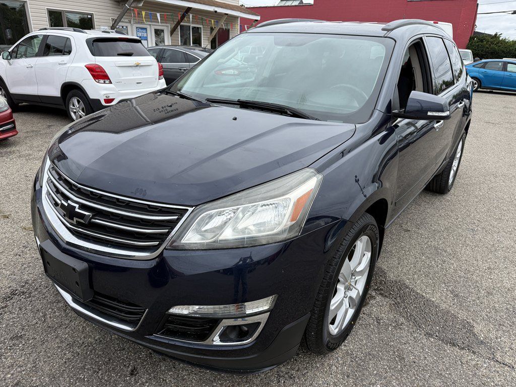 Used 2017 Chevrolet Traverse LT w/ Style and Technology Package AWD/4WD image 2