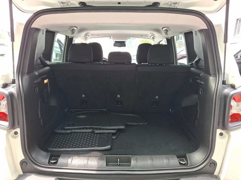 Used 2023 Jeep Renegade Trailhawk AWD/4WD image 26