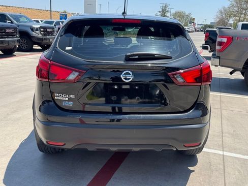 Used 2019 Nissan Rogue Sport S w/ Appearance Package FWD image 6