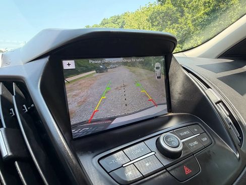 Used 2017 Ford Escape SE w/ Equipment Group 201A AWD/4WD image 36