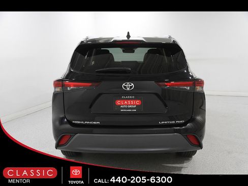 Certified 2024 Toyota Highlander Limited AWD/4WD image 21