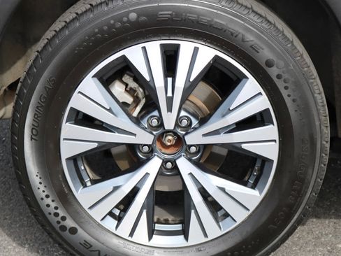 Used 2023 Nissan Rogue SV AWD/4WD image 12