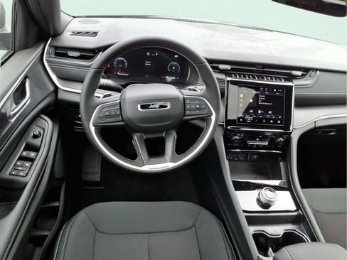 New 2026 Jeep Grand Cherokee Laredo AWD/4WD image 13