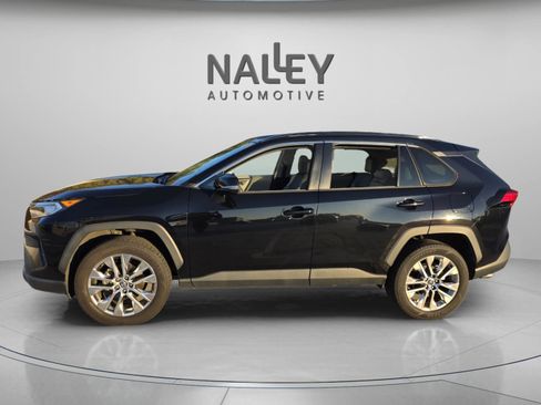 Used 2020 Toyota RAV4 XLE Premium image 2