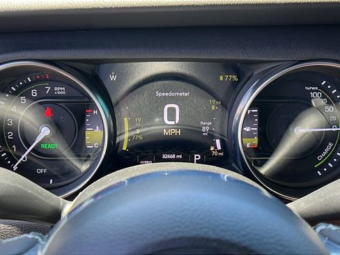 Used 2023 Jeep Wrangler Unlimited Sahara AWD/4WD image 30