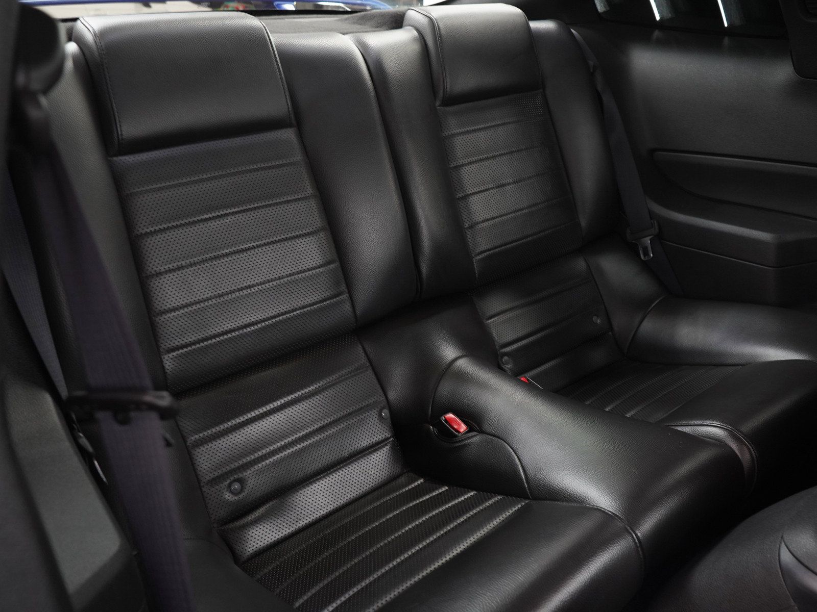 Used 2005 Ford Mustang GT Premium RWD image 13