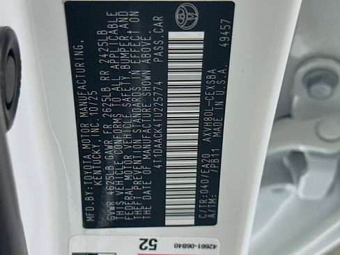 Used 2026 Toyota Camry SE FWD image 12