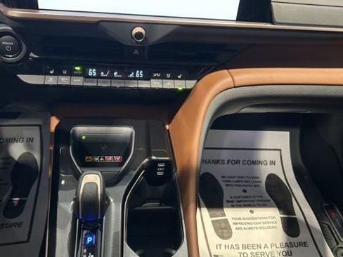 Used 2025 Toyota Crown Signia w/ Advanced Technology Package image 12