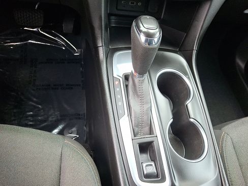 Used 2020 Chevrolet Equinox LT FWD image 16