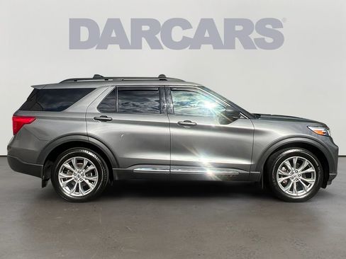 Used 2023 Ford Explorer XLT w/ Equipment Group 202A AWD/4WD image 8