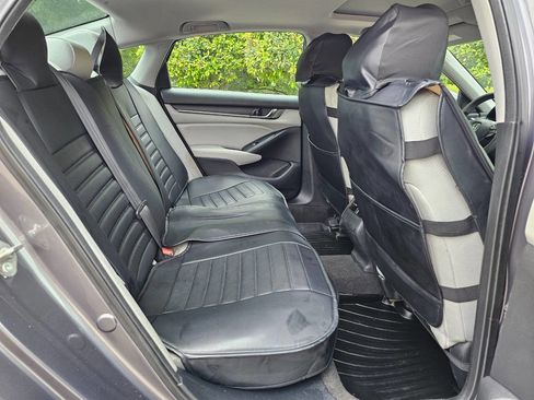 Used 2018 Honda Accord EX image 28