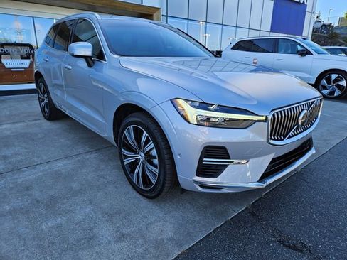 Used 2023 Volvo XC60 T8 Ultimate AWD/4WD image 3