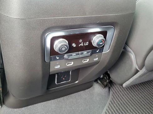 Used 2023 GMC Yukon XL Denali Ultimate AWD/4WD image 22
