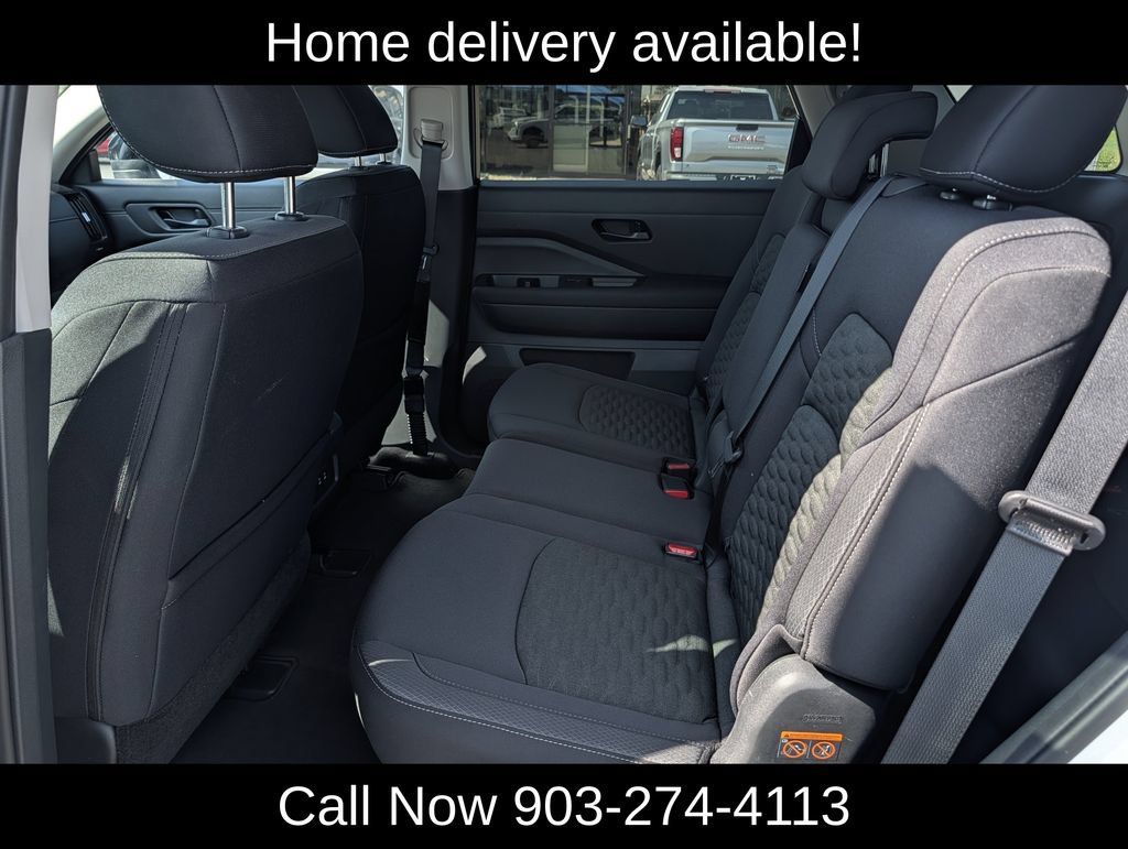 Used 2026 Nissan Pathfinder SV FWD image 29