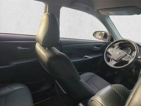 Used 2017 Toyota Camry SE image 20