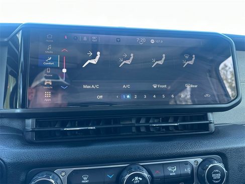 Certified 2024 Jeep Gladiator Sport image 23