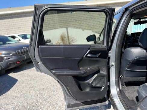 Used 2024 Mitsubishi Outlander SE AWD/4WD image 27