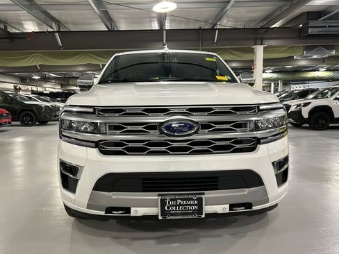 Used 2023 Ford Expedition Platinum AWD/4WD image 6