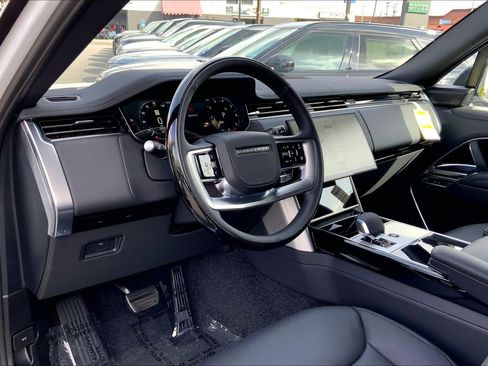 New 2026 Land Rover Range Rover Long Wheelbase SE image 9