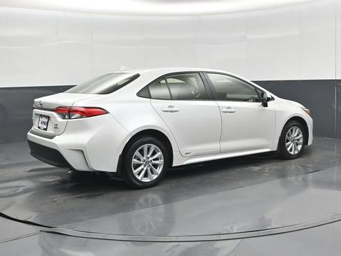 Used 2026 Toyota Corolla LE w/ LE Premium Package AWD/4WD image 30