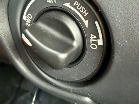 Used 2023 Nissan Frontier PRO-4X w/ Pro Convenience Package image 32