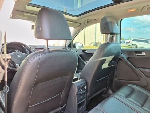 Used 2017 Volkswagen Tiguan Sport FWD image 13