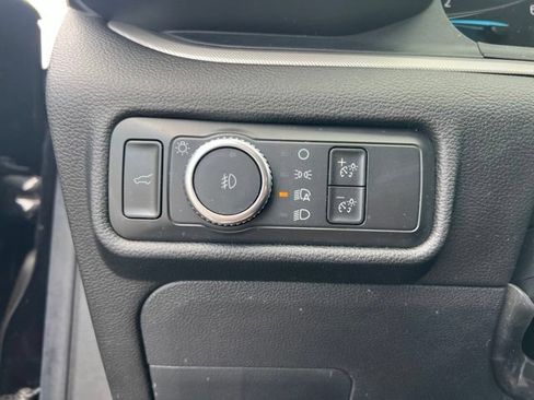 Used 2022 Ford Explorer XLT w/ Equipment Group 202A AWD/4WD image 10