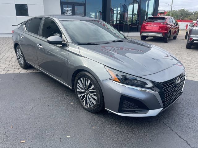 Used 2023 Nissan Altima 2.5 SV FWD image 7